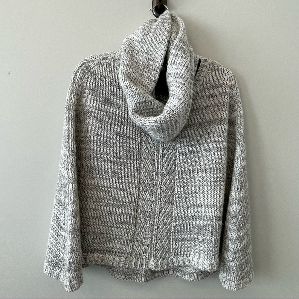 WHBM Silver Metallic Multicolor Cape w attachable Infinity Scarf